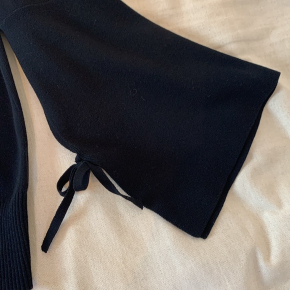 Brochure Walker | black sweater with flare sleeves size M - Picture 6 of 8